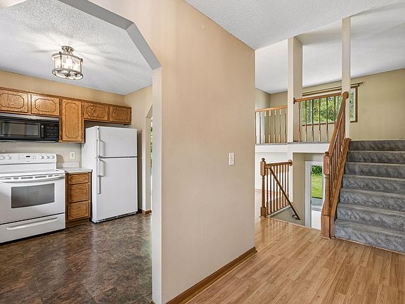 4th image of 12158 Tulip St NW