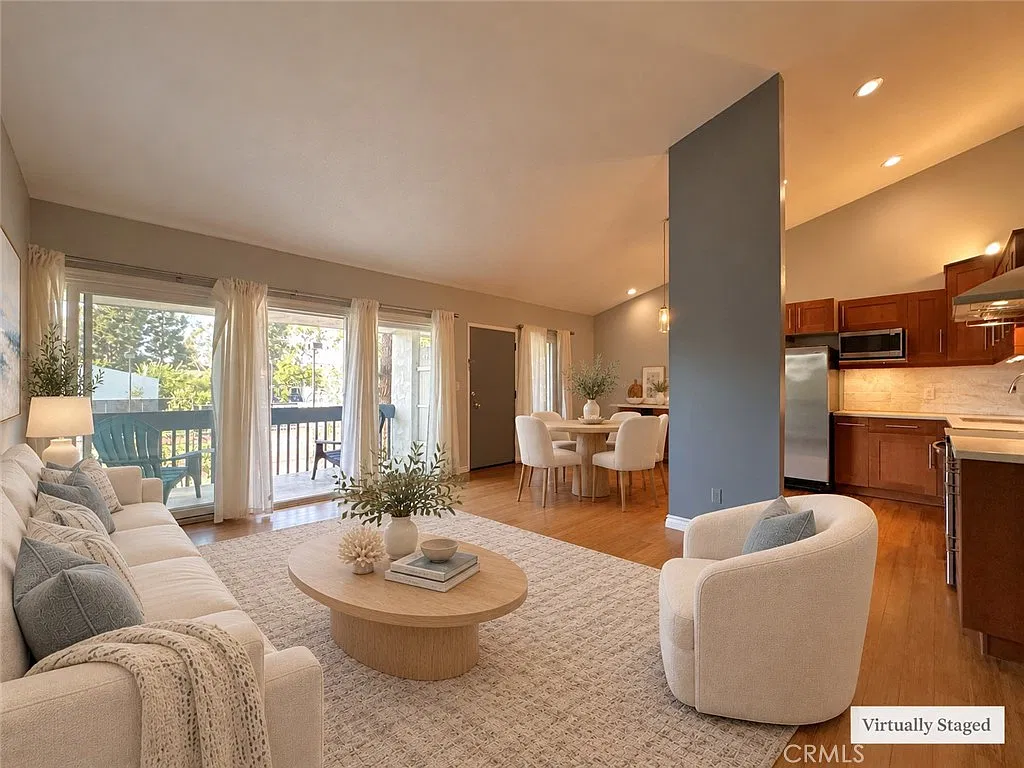 2 bed, 949 sqft, $3,400 — Photo 3