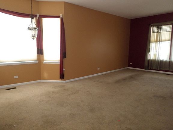 4th image of 775 S Vintage Ln