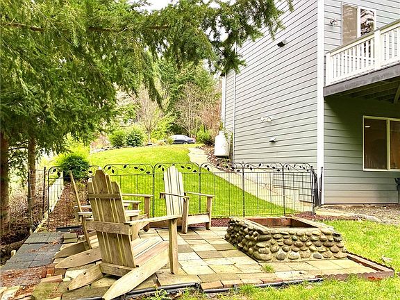 5th image of 10274 Homeport Pl SE