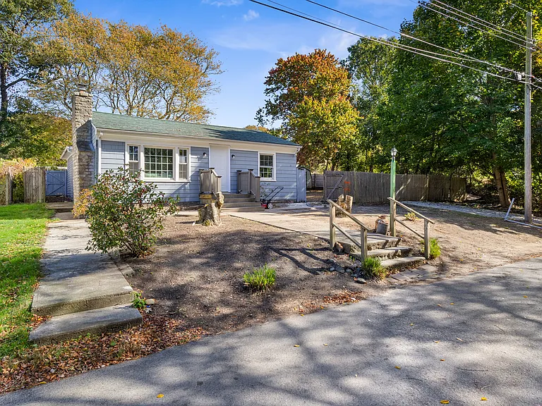 400 Schooner Ave — Photo 2