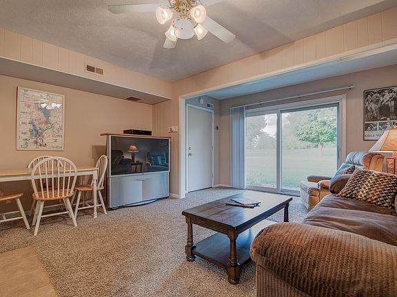 4th image of 1700 Country Club Dr Unit 101