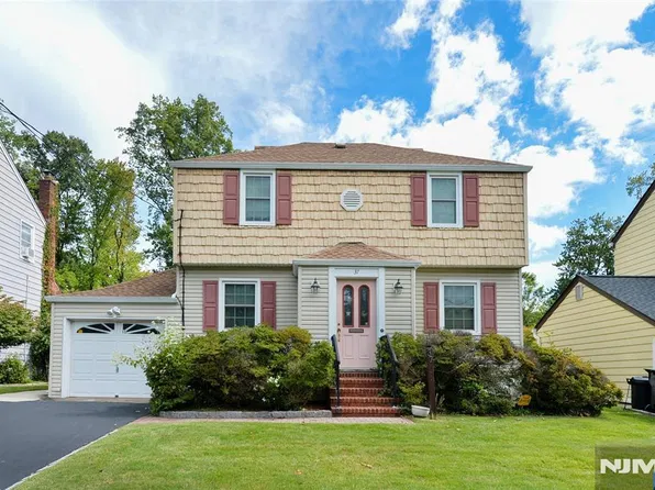 37 Lunn Avenue, Bergenfield, NJ 07621
