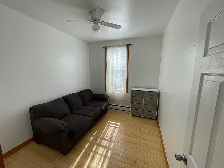 135 Jewell St #4 — Photo 6