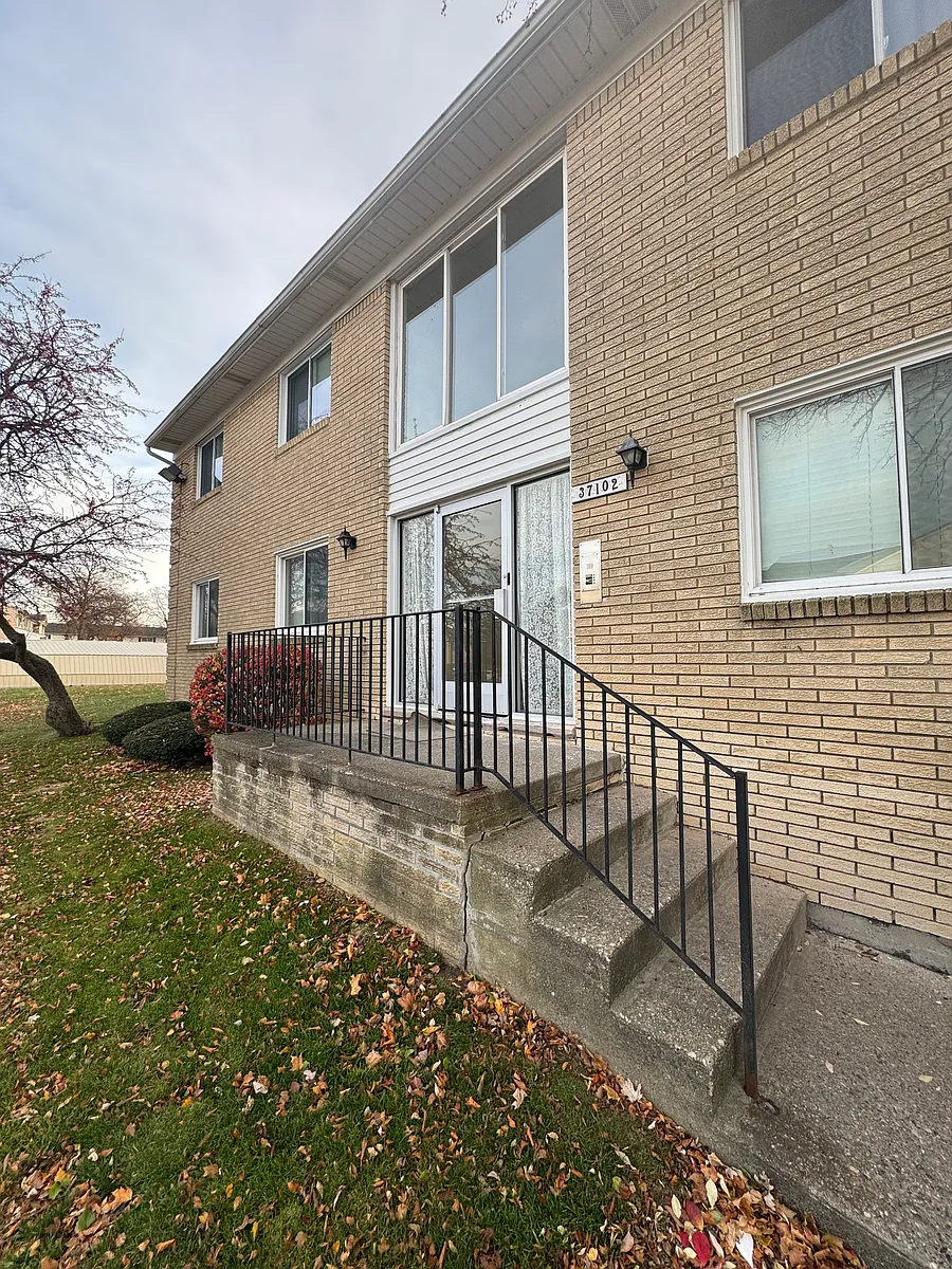 Building Photo - 37102 Aberdeen Dr #10