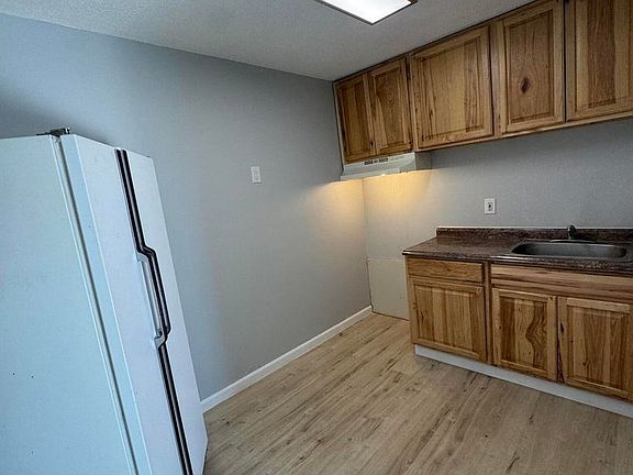 4th image of 900 W 26th Ave APT 12