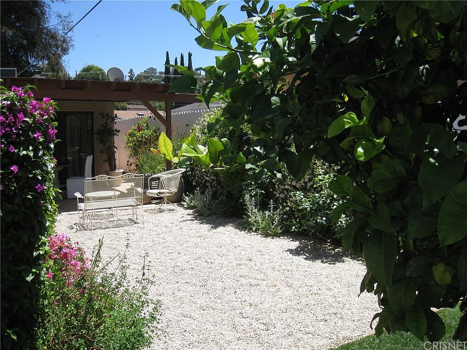 2nd image of 4823 Topanga Canyon Blvd