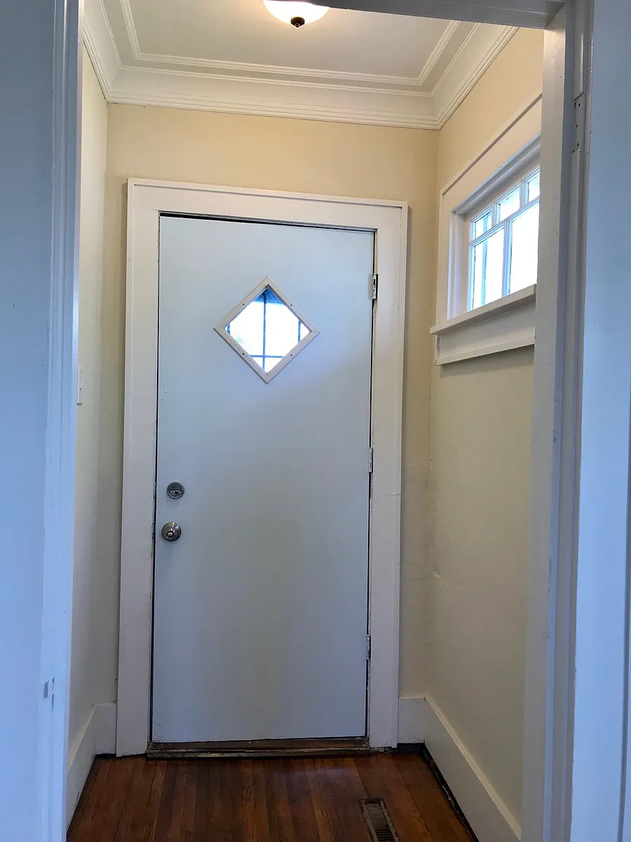 Front entryway - 114 Vine St