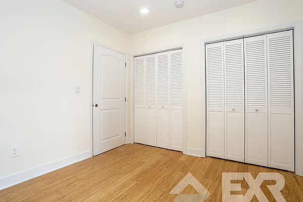 Rented by EXR | media 33