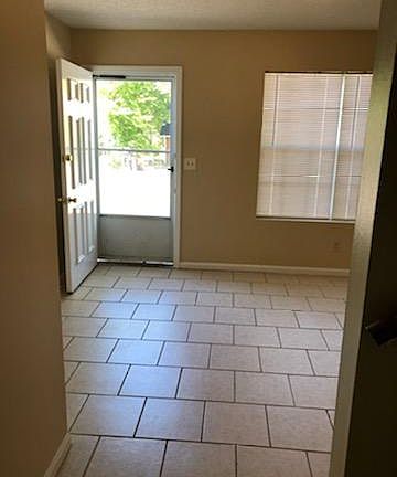 4th image of 706 Ewing Blvd APT C