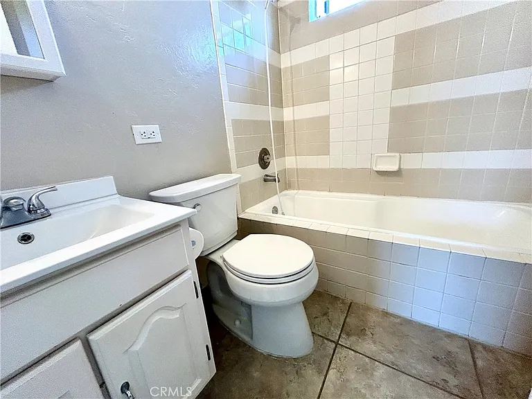 24191 Magnolia Rd — Photo 7