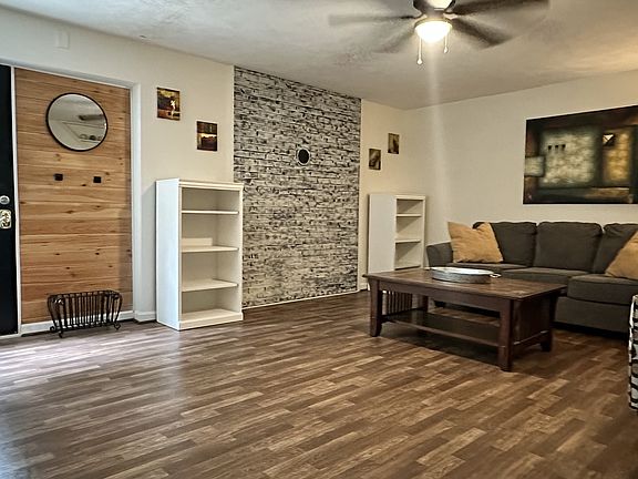 4th image of 4 Overlook View Dr Unit B