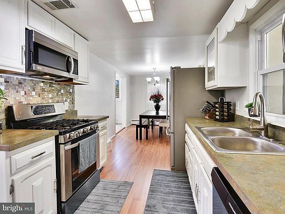 5th image of 3912 Forestdale Ave