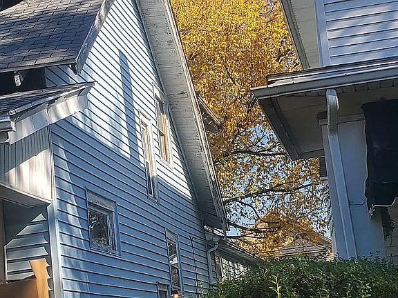 4th image of 211 Crestwood Ave