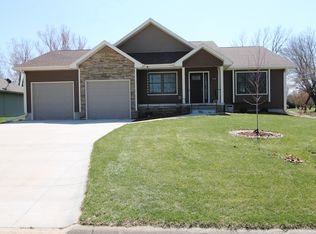 2108 M St, Aurora, NE 68818