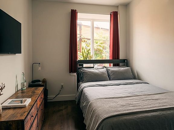 5th image of 484 Seneca Ave #2C