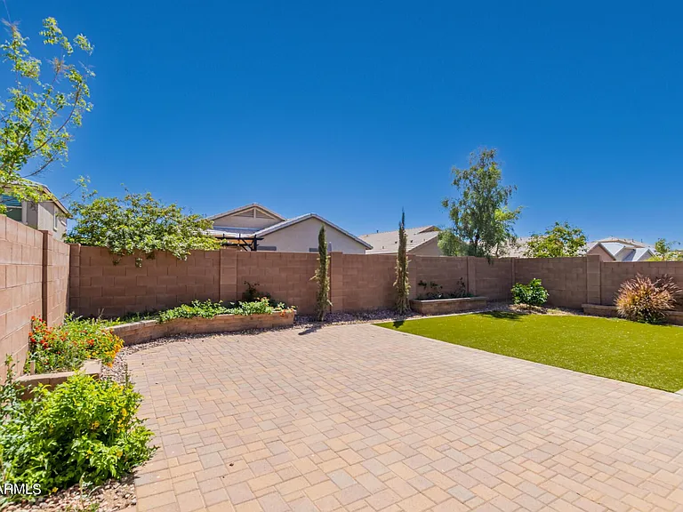 2227 E Stacey Rd — Photo 25