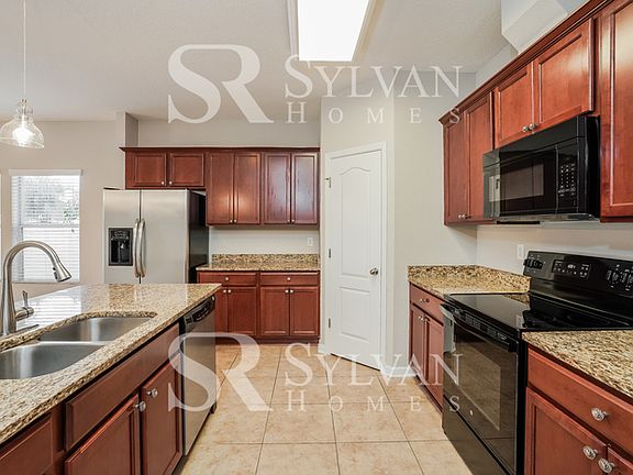 4th image of 3717 Old Hickory Ln