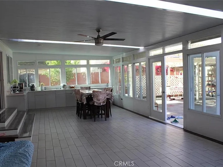 1233 S California Ave — Photo 9