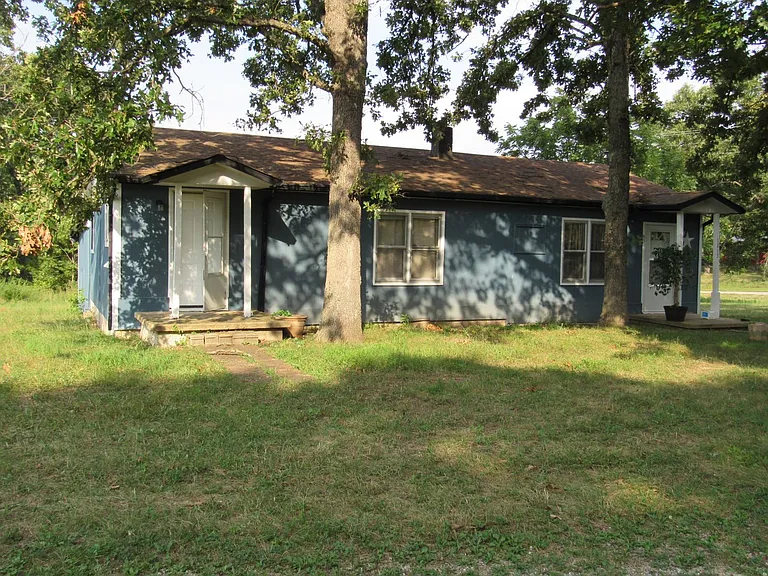 1815 N State Highway 7 — Photo 8