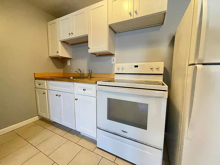 181 Loudon Rd #302 — Photo 2