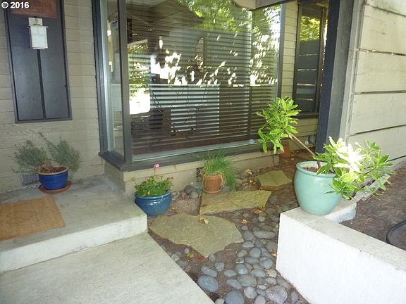 4th image of 11915 SW Morning Hill Dr
