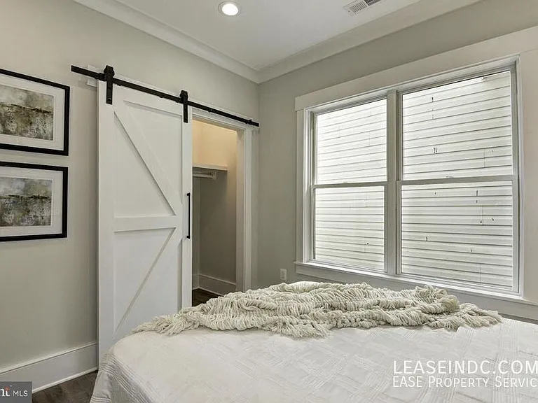 1232 I St NE #2 — Photo 12