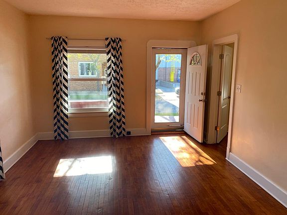 4th image of 2151 Halstead Ave