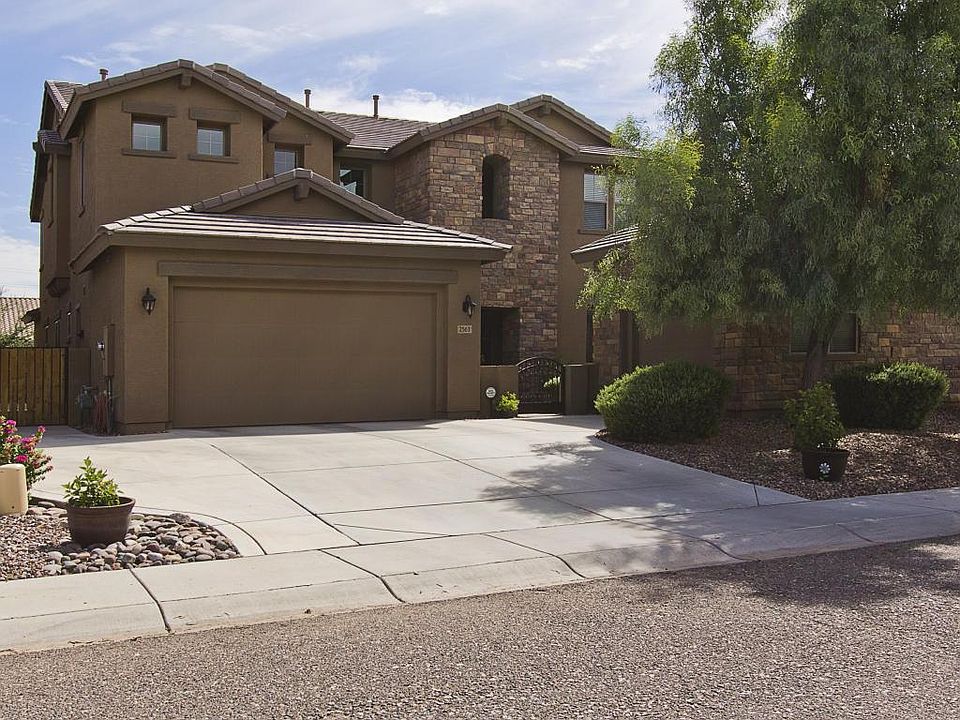 1st image of 2563 E Redwood Pl