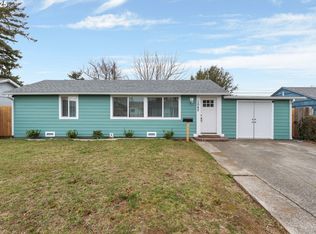 1042 Maryland Ave, Coos Bay, OR 97420
