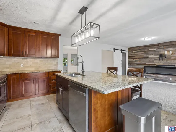 8222 Gold St, Omaha, NE 68124