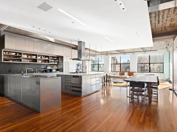 205 West 19th Street 11 image 3 of 17