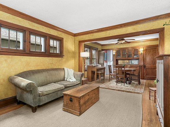 5th image of 4404 33rd Ave S