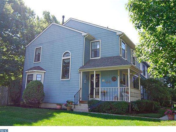 3rd image of 9 Claret Ct