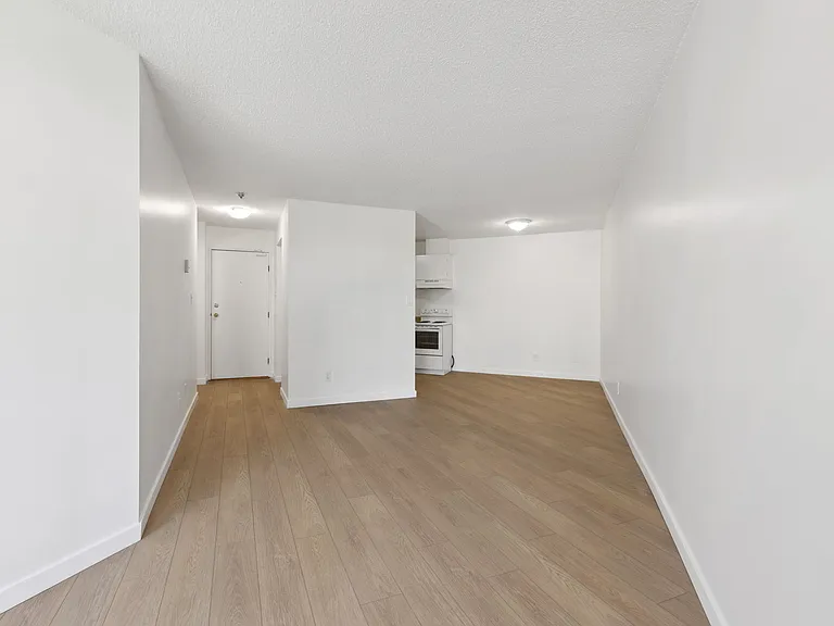 1045 Haro St — Photo 34