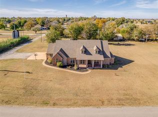 327 N Ash St, Crescent, OK 73028