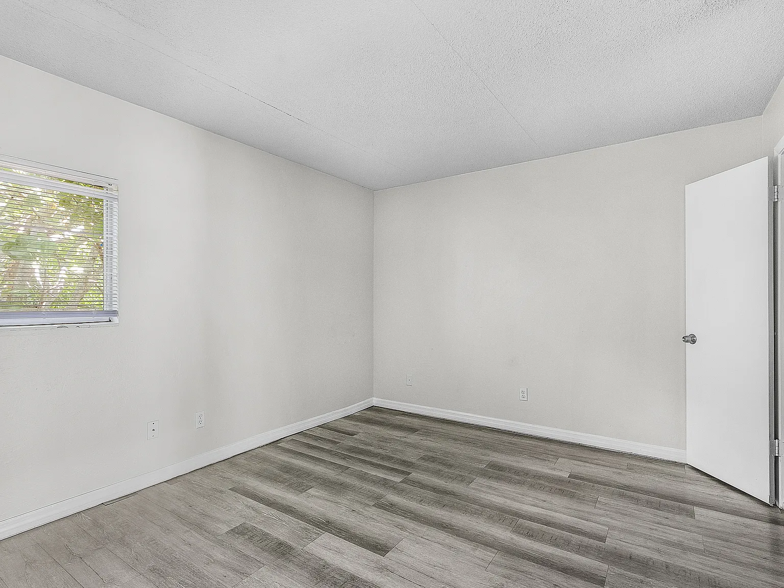 The Lakeside at 2315 — Photo 4