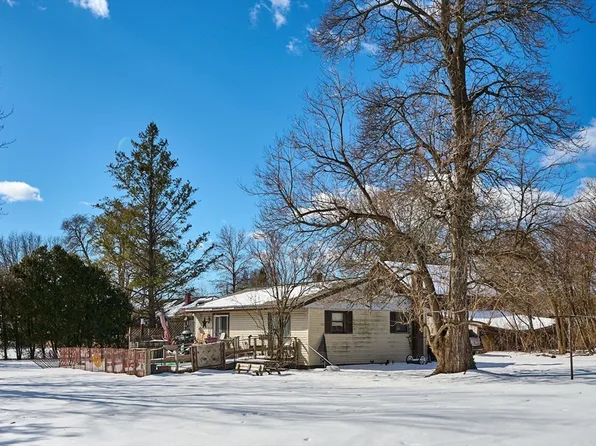 299-299 E Burts Pit Rd #R, Florence, MA 01062