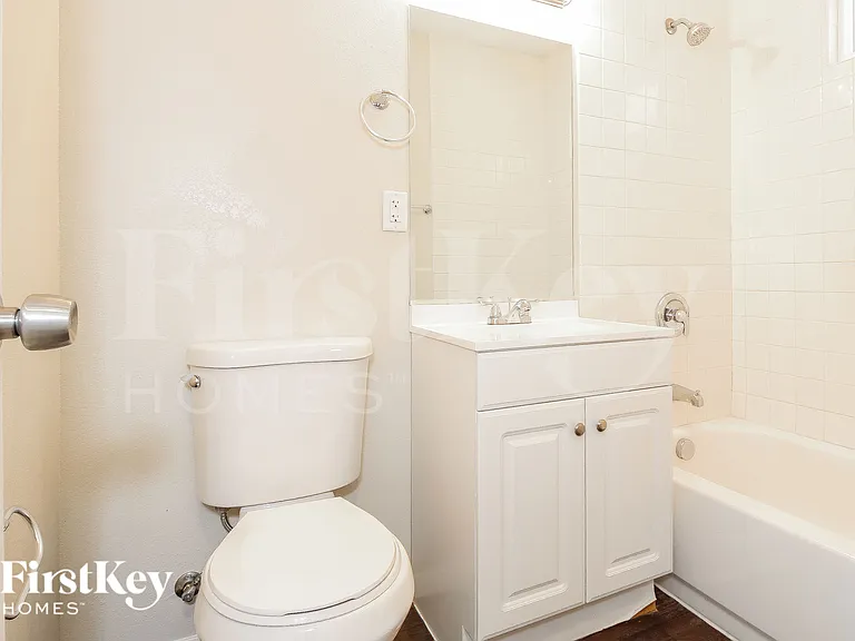 2128 Carver Ave — Photo 10