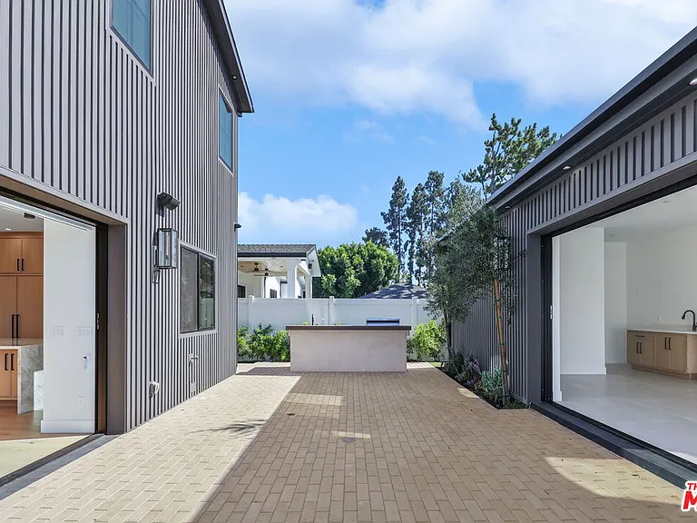 5917 Rhodes Ave — Photo 48