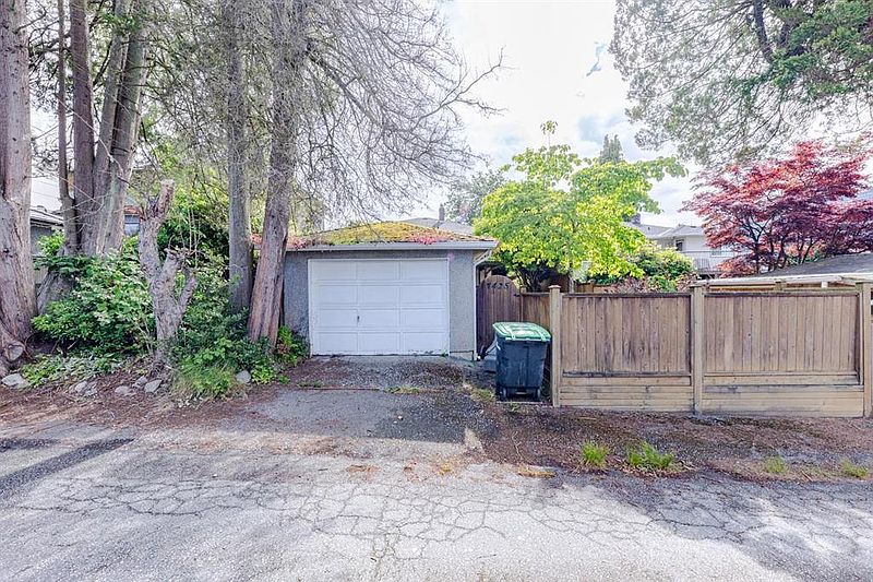 Vancouver House for rent - 4 Bedrooms — photo 14