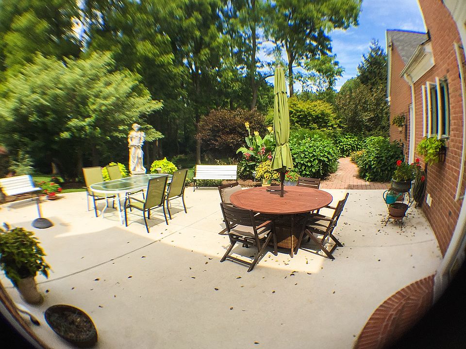 2nd image of 28 Glenberry Ct