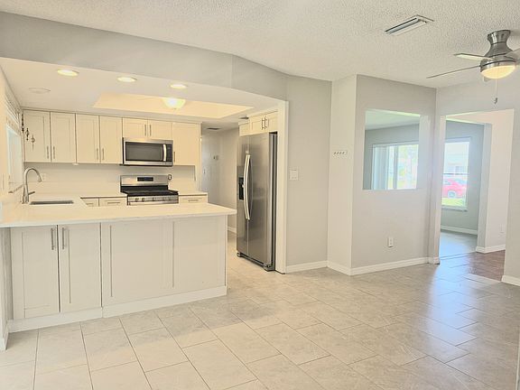3rd image of 6119 Tanglewood Dr NE
