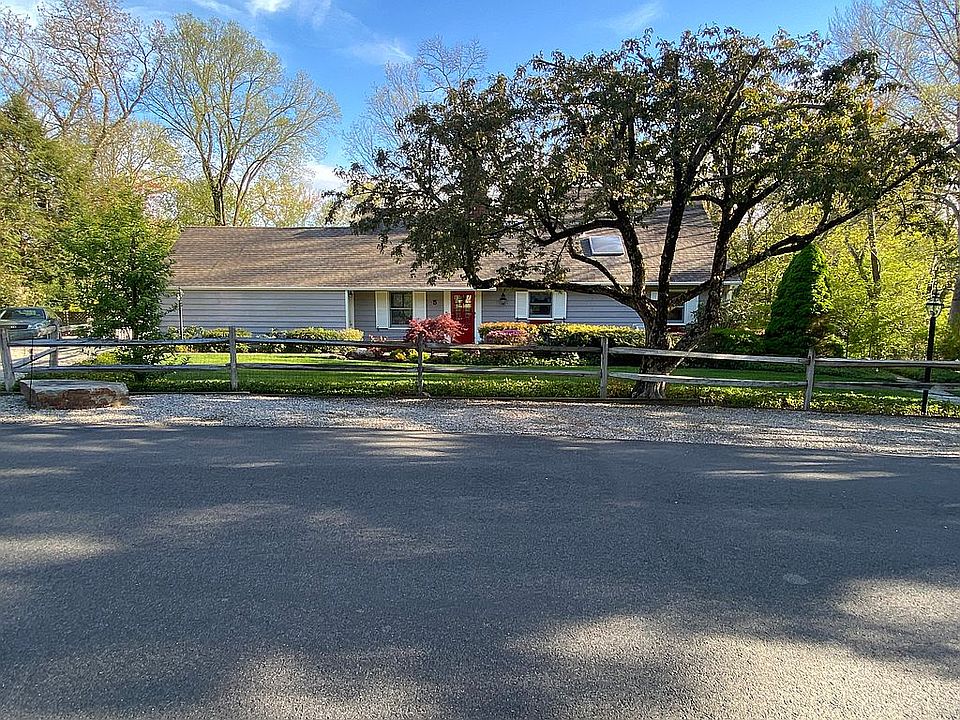 2nd image of 5 Winding Ln