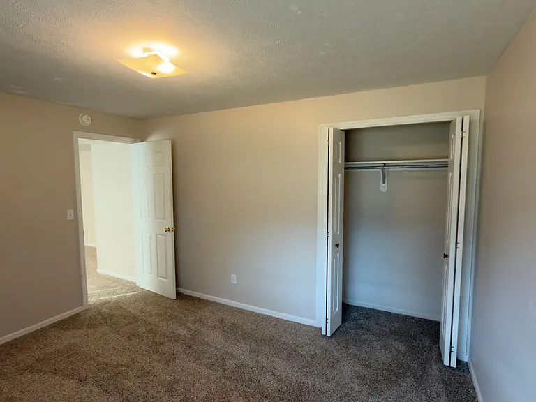 4441 Hillrise Ct NE — Photo 18