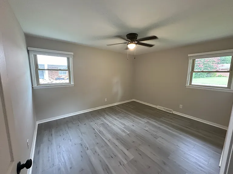 592 Arlington Rd — Photo 12