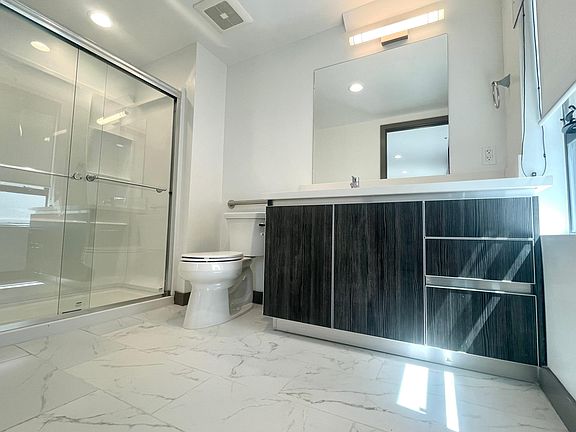 3rd image of 1223 N Edgemont St #14