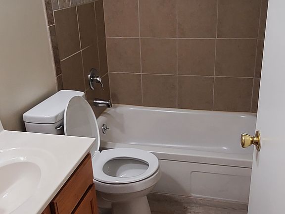 4th image of 2104 Oxford Ave #12
