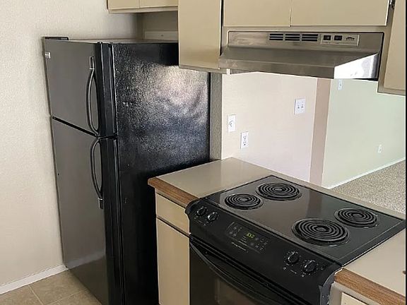 5th image of 458 Nord Ave APT 12