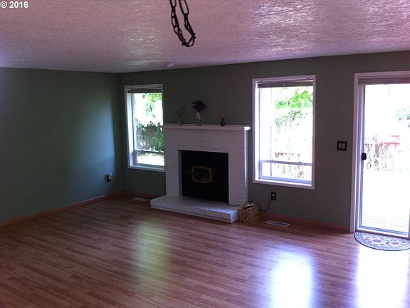 2nd image of 14905 SE Sun Park Ct